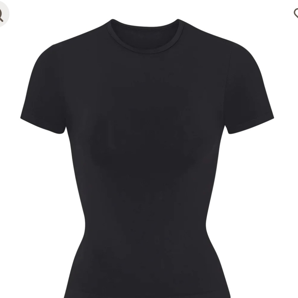 SKIMS | Soft Smoothing Seamless T-Shirt